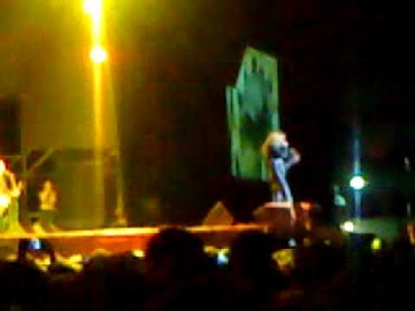 Guns N' Roses en Argentina2010-Sebastian Bach-Stabbin' Daggers.MP4