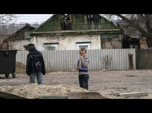 Украина: играют мальчики в войну...
