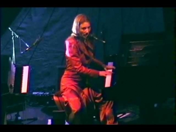 Tori Amos - Philadelphia (Neil Young cover) - Philadelphia 2001