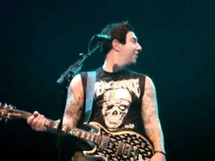 Avenged Sevenfold  Zacky V 's surprise song 360p