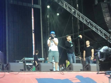 Noize MC прикалывается над группой Т9 на рэп-фестивале