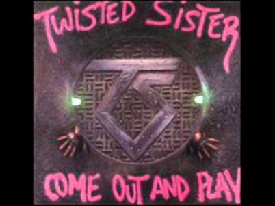 Twisted Sister - The Fire Still Burns.wmv