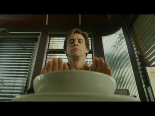 Отрывок из фильма «Брюс Всемогущий» (Bruce Almighty) - Простите, мне нужна ложка