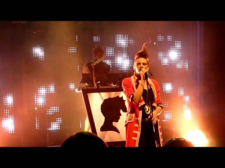 La Roux - Cover My Eyes - Live @ Shepherd's Bush Empire 251109