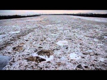 Ледоход на Северной Двине (г. Архангельск) - муз. Moon Far Away